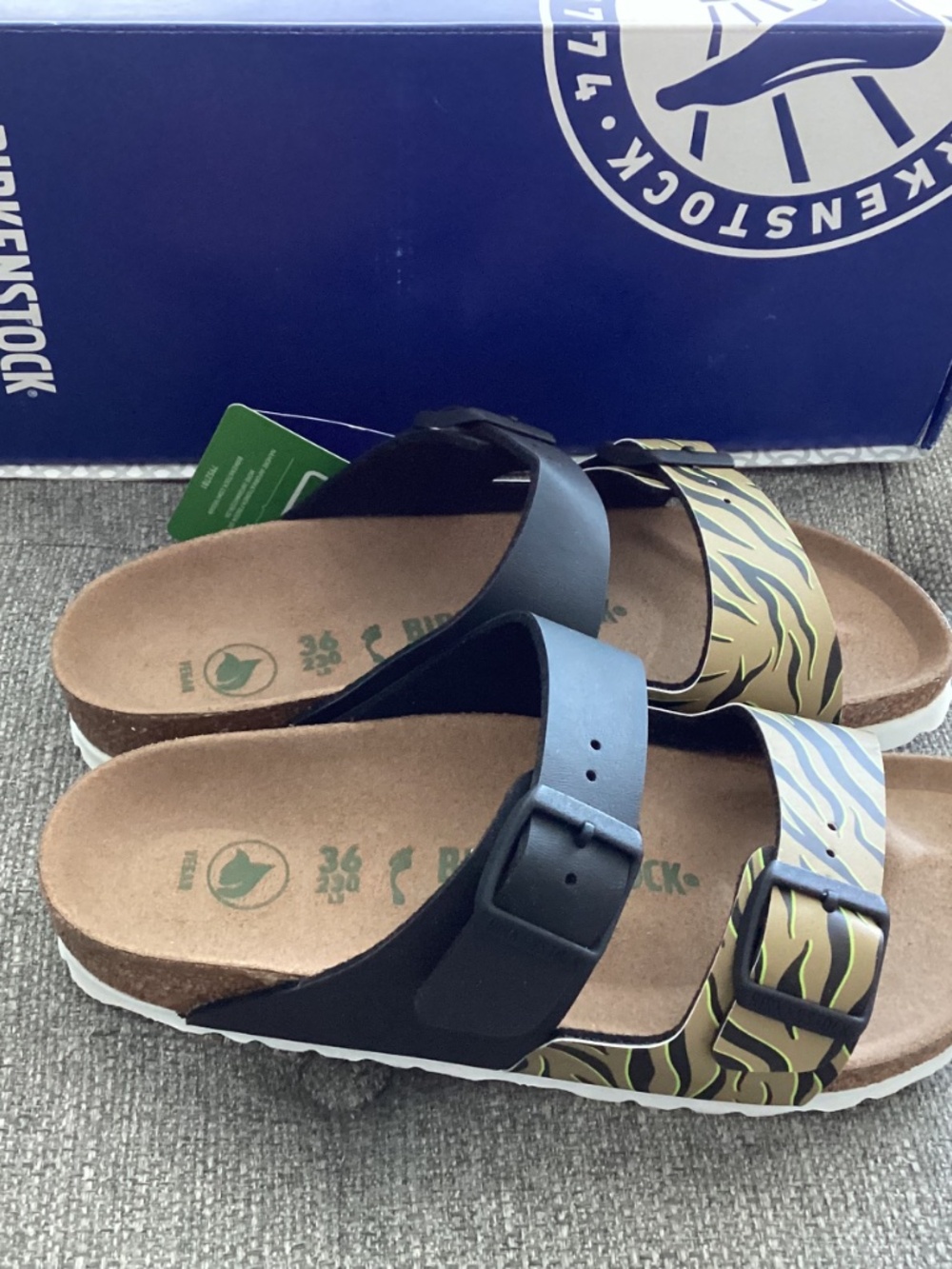 BIRKENSTOCK Women's Arizona Split Birko-Flor Sandals, size US5/ EU36 - Picture 3 of 13